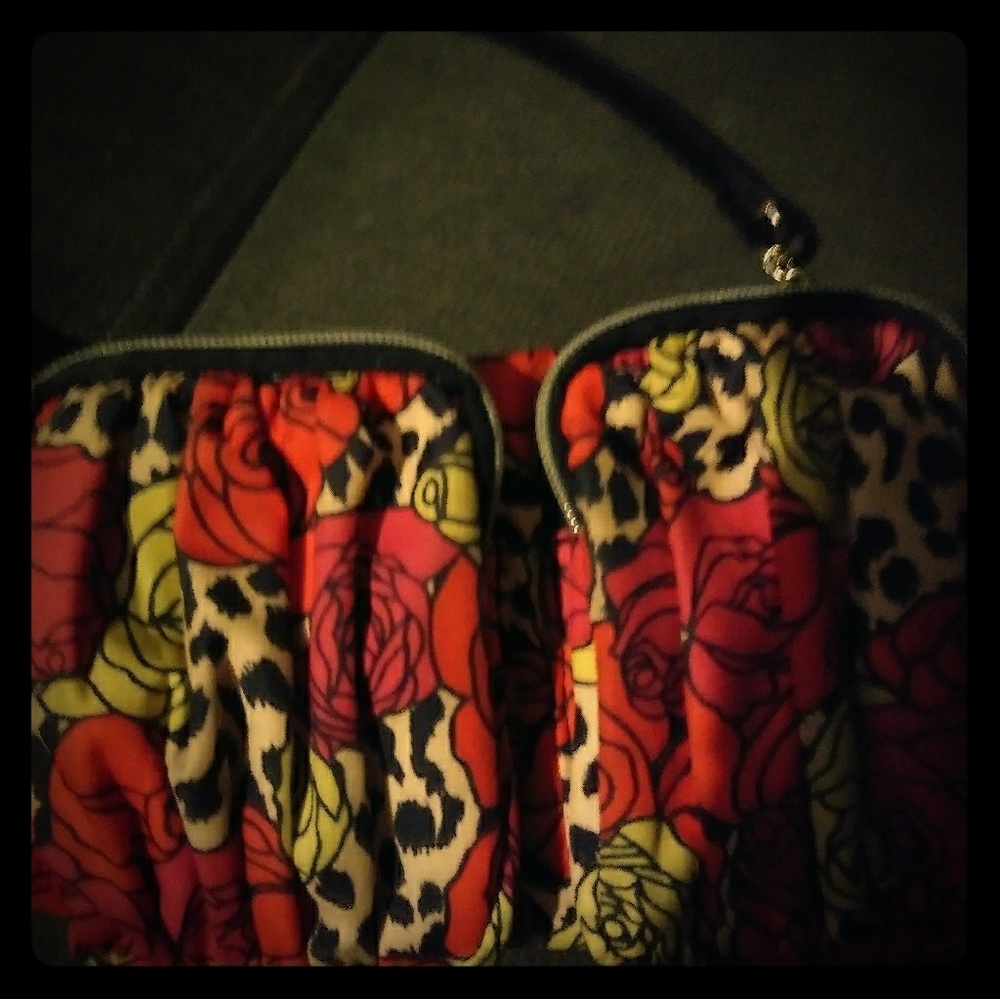 Besty johnfoyl handbag...
